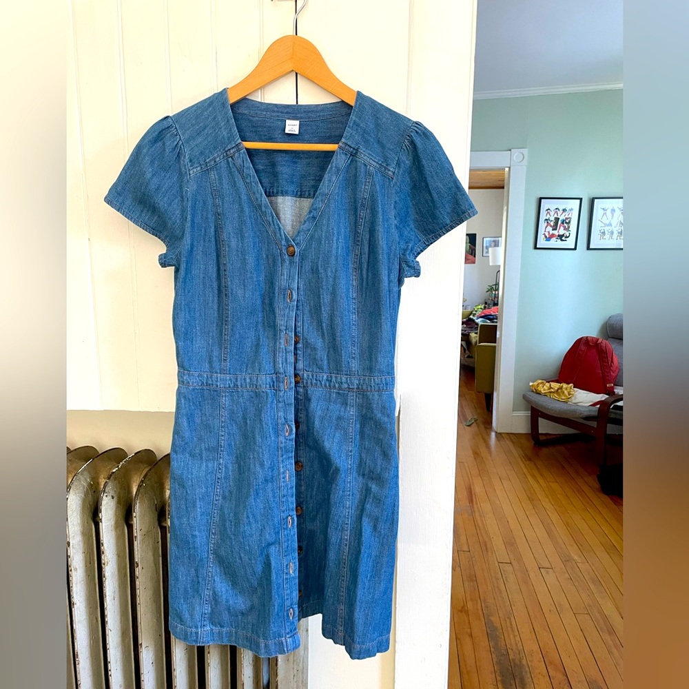 Old Navy fitted button up denim dress
